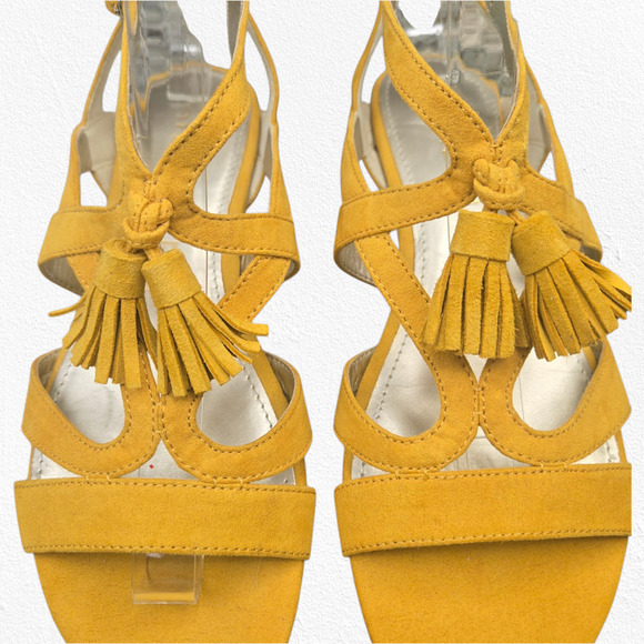 Anne Klein Noreen Golden Yellow Suede Tassel Flat Sandals Boho Chic Size 6 - Picture 13 of 15